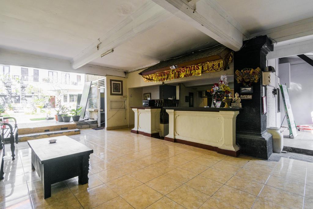Hotel Reddoorz @ Poppies Lane 1 à Kuta Lombok Extérieur photo