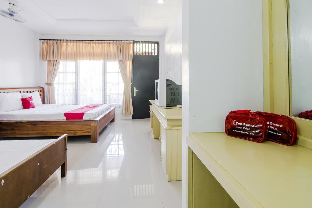 Hotel Reddoorz @ Poppies Lane 1 à Kuta Lombok Extérieur photo