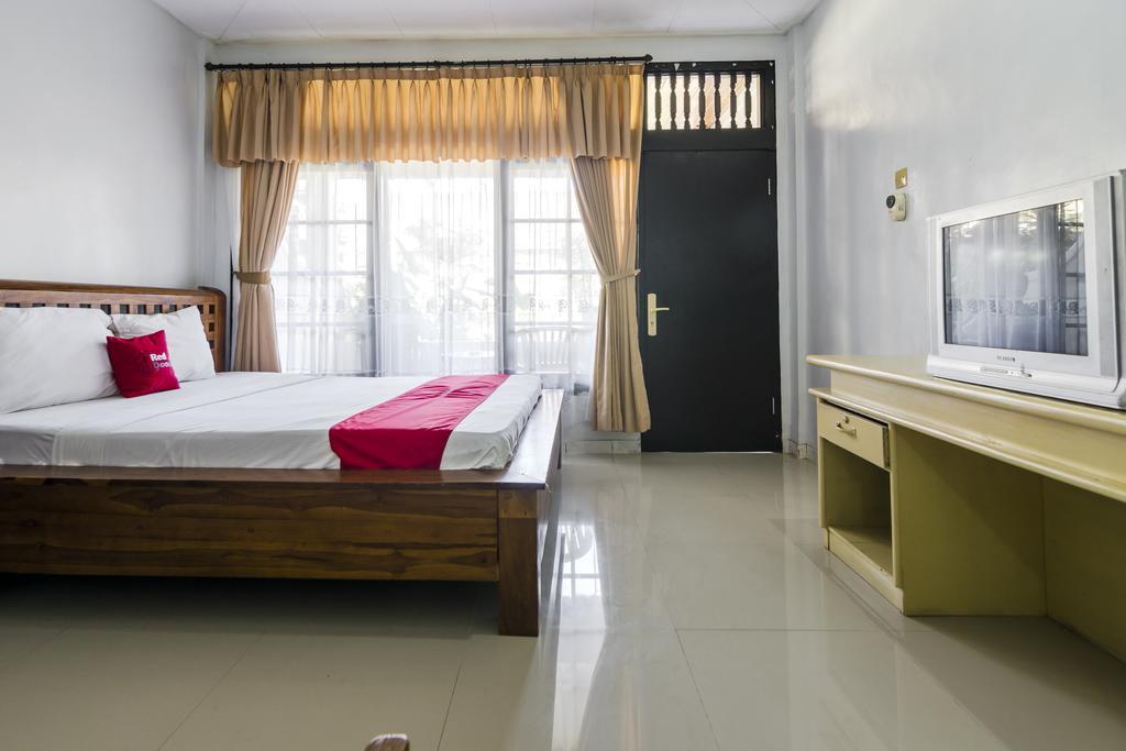 Hotel Reddoorz @ Poppies Lane 1 à Kuta Lombok Extérieur photo
