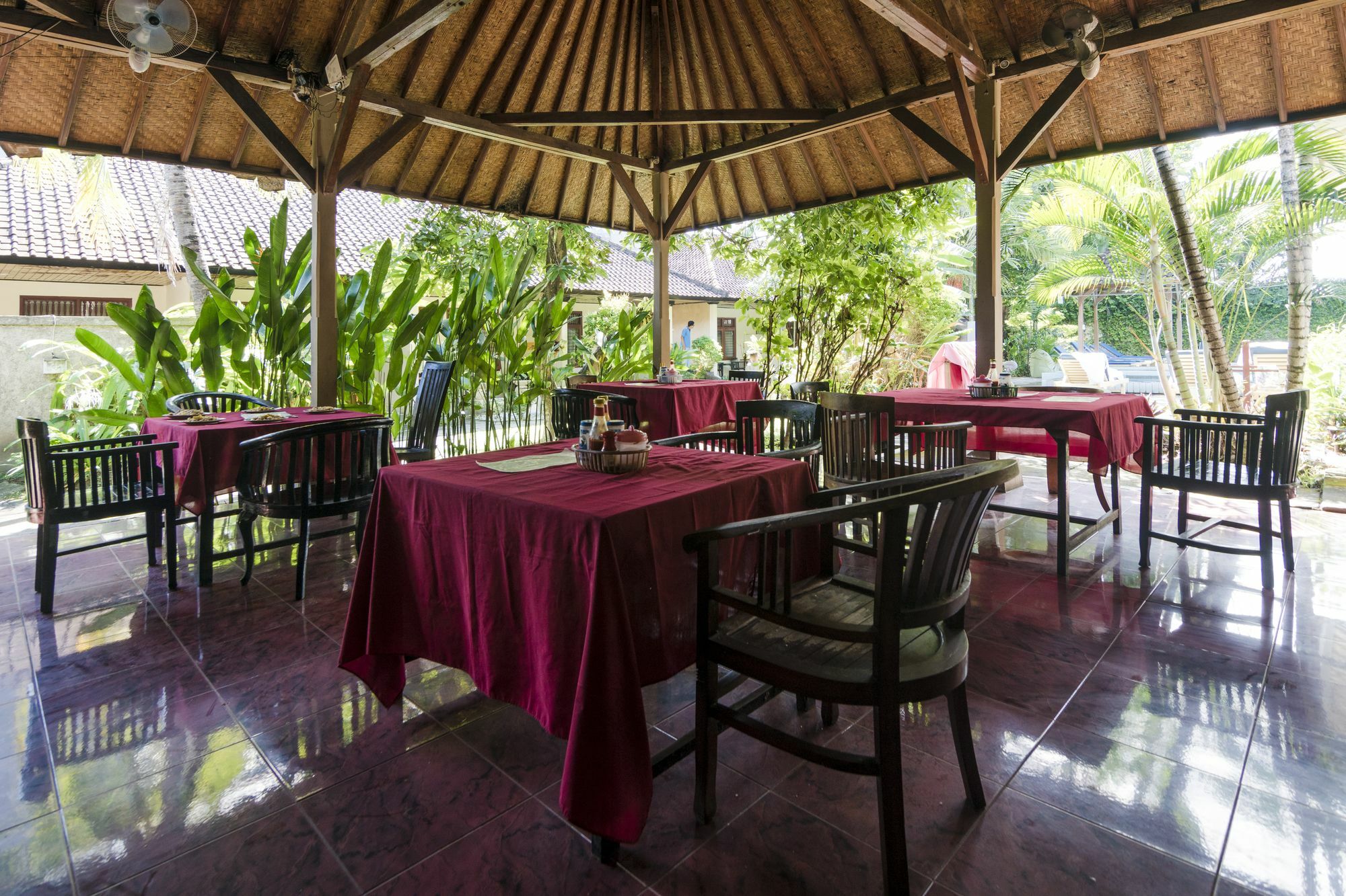 Hotel Reddoorz @ Poppies Lane 1 à Kuta Lombok Extérieur photo
